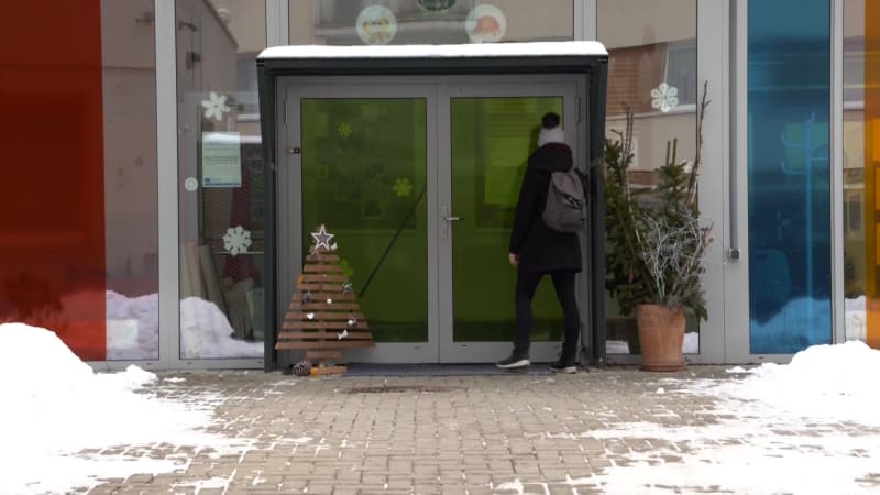 Kdo chtěl v Liberci ukrást dítě? „Strejda Michal“ se divně chová už desítky let, tvrdí místní