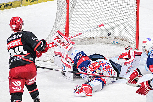 ONLINE: Hradec vede v derby s Dynamem, vyhrává i Brno. Vítkovice doma prohrávají