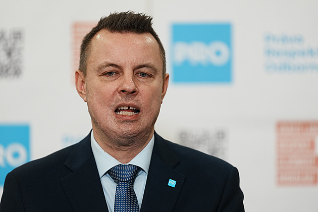 Rajchl pořádá seminář o očkování a covidu. Dorazí Peková i Zwyrtek Hamplová