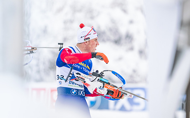 Biatlon ONLINE: Muži jedou štafetu. Mikyska začal přesně, drží se v popředí