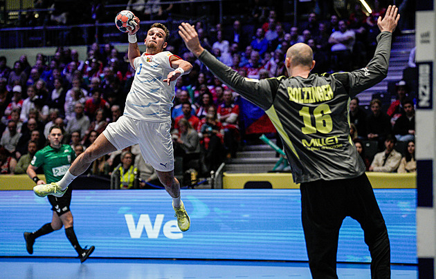 Čeští házenkáři začali ME porážkou, obhájci zlata z Francie zápas kontrolovali