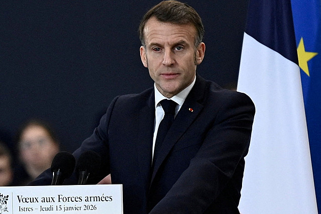 Macron uhranul v projevu francouzské vojáky svým „tygřím“ okem