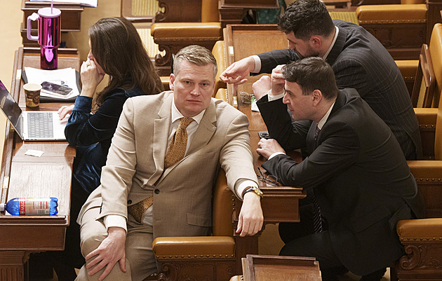 Pohrdá prezident Sněmovnou? Ať si vezme ještě čas na rozmyšlenou, řekl Macinka