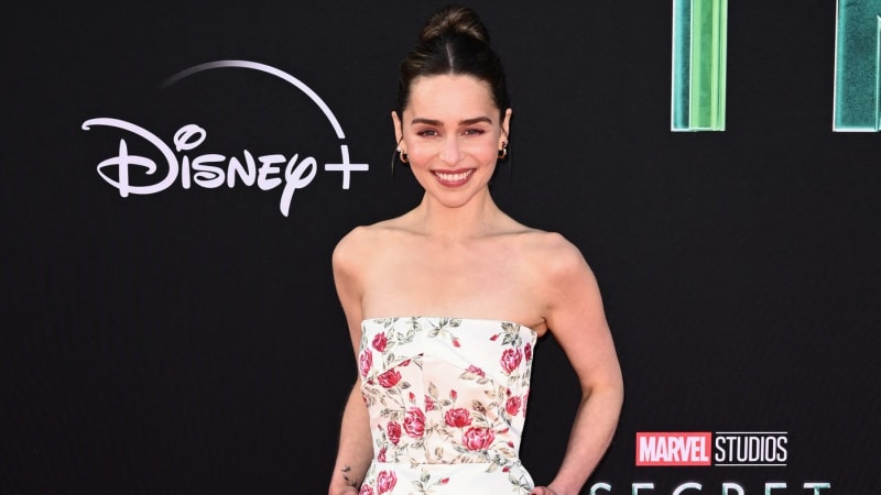 Herečka známá z Hry o trůny se zranila při milostné scéně. Clarkeová si při sexu zlomila žebro