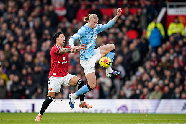 ONLINE: United v derby zvyšují náskok, Souček v základu West Hamu
